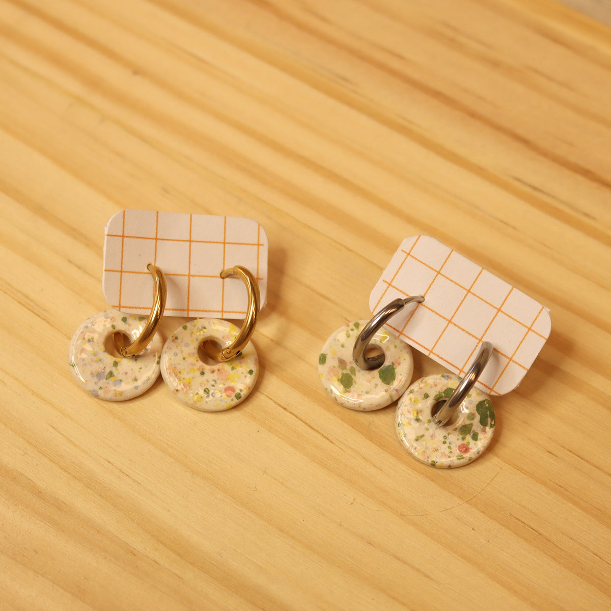 pendentes salpicados
