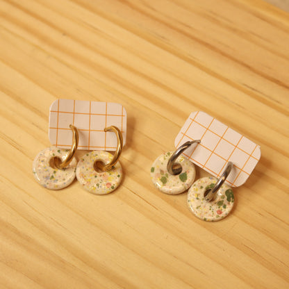 pendentes salpicados